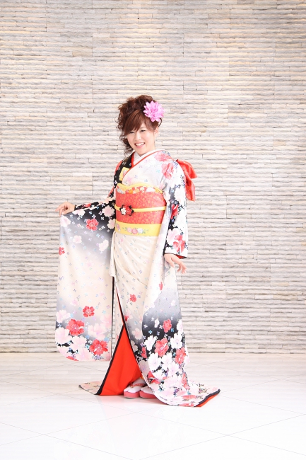 岐阜県可児市・大垣市　ミスロージィ｜ブライダル衣装ドレス・成人式・753のレンタル衣装・撮影はミスロージィへ
