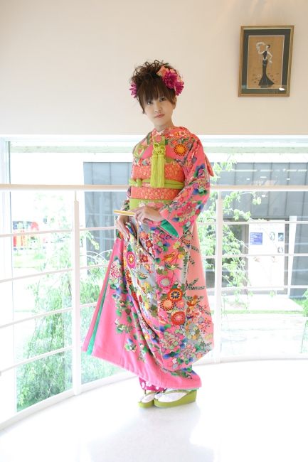 岐阜県可児市・大垣市　ミスロージィ｜ブライダル衣装ドレス・成人式・753のレンタル衣装・撮影はミスロージィへ